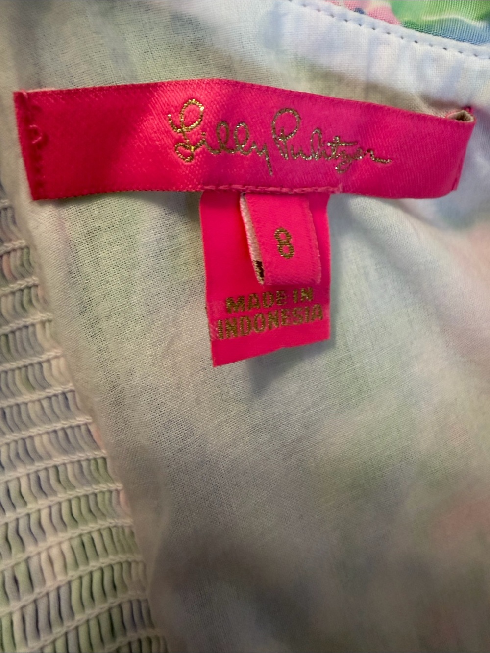 Lilly Pulitzer Kay A cherry on Top Print
Puff sleeve Top size 8 - Picture 8 of 9